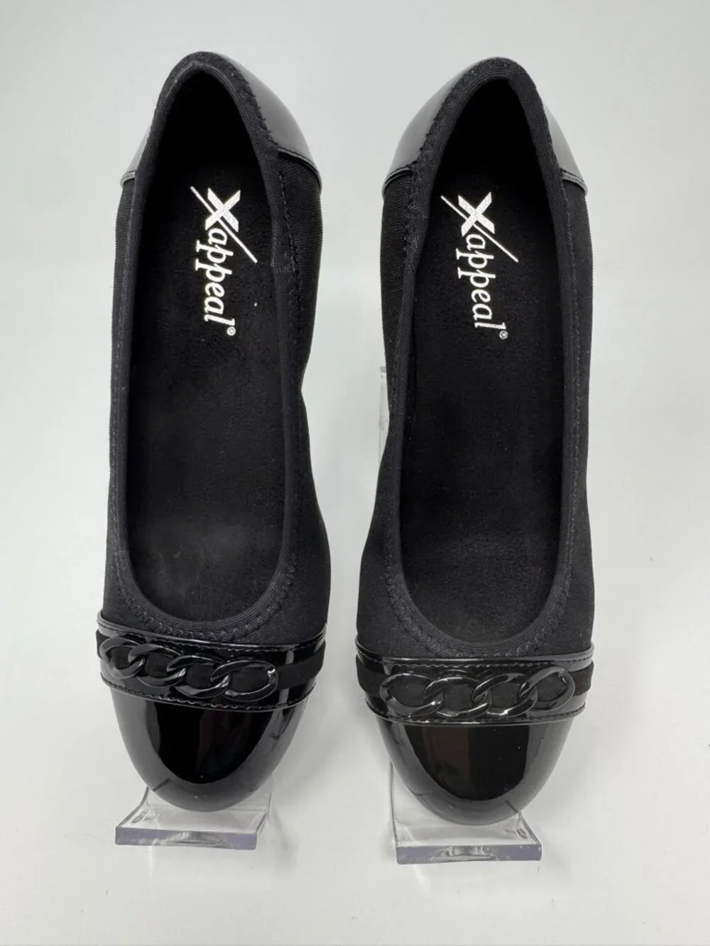XAPPEAL KIDS BLACK AND PATENT DRESS SHOES SIZE 6